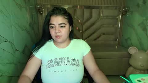 Snapshot of luna__r_ chatting on May 2, 2026, 3:33 am Luna online show from May 2, 2026, 3:33 am