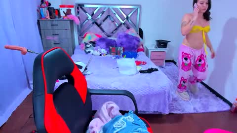 luna_analya online show from December 20, 2025, 12:51 am