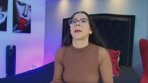 Snapshot of luna_and_titan chatting on December 1, 2025, 12:54 pm Luna And Titan online show from December 1, 2025, 12:54 pm