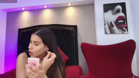 Snapshot of luna_and_titan chatting on December 19, 2025, 1:07 pm Luna And Titan online show from December 19, 2025, 1:07 pm