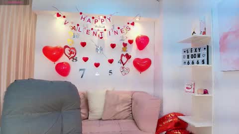 Snapshot of luna_and_titan chatting on February 19, 2026, 4:08 am Luna And Titan online show from February 19, 2026, 4:08 am