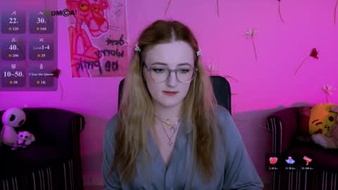 luna_berryy online show from May 27, 2026, 7:44 pm