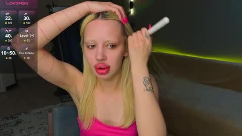 Snapshot of luna_beverly chatting on May 10, 2026, 5:29 pm luna_beverly online show from May 10, 2026, 5:29 pm
