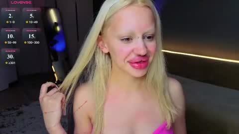 Snapshot of luna_beverly chatting on July 13, 2026, 9:17 pm luna_beverly online show from July 13, 2026, 9:17 pm