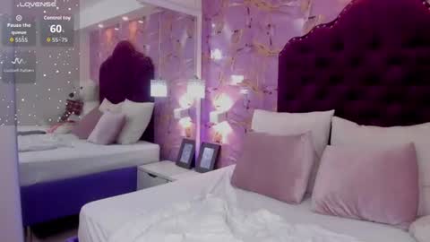 Luna Bloom online show from June 25, 2026, 6:40 am