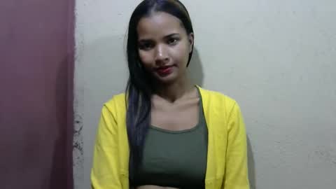 Snapshot of luna_cherry0 chatting on April 27, 2026, 4:10 am Laura online show from April 27, 2026, 4:10 am