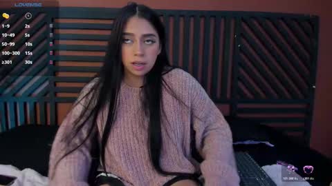 luna_cute14 online show from February 12, 2026, 8:04 pm