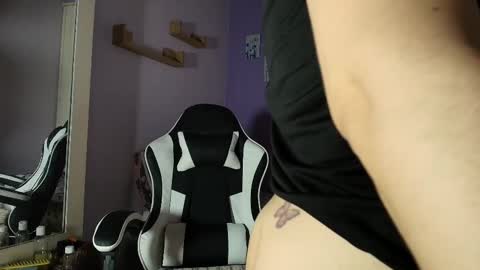 Snapshot of luna_desiree chatting on October 17, 2025, 12:36 am luna_desiree online show from October 17, 2025, 12:36 am