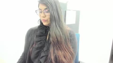 luna  online show from October 20, 2025, 11:43 am