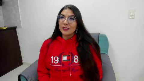 luna  online show from November 27, 2025, 11:23 am