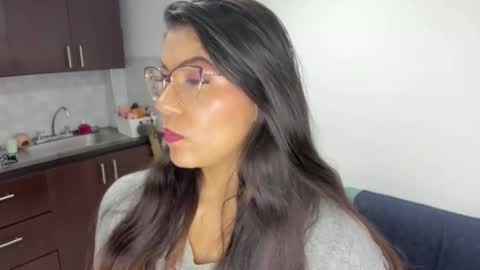 luna  online show from March 29, 2026, 10:59 am