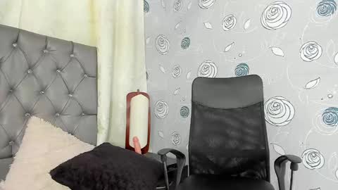 Luna Eva online show from January 15, 2025, 6:40 pm