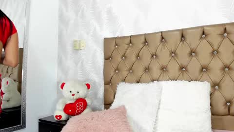 Luna Eva online show from September 9, 2025, 1:21 pm