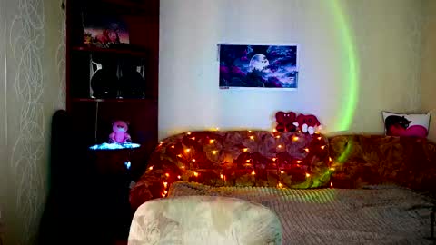 Snapshot of luna_evan chatting on October 8, 2025, 8:34 am luna_evan online show from October 8, 2025, 8:34 am