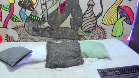 luna_gc online show from December 29, 2024, 2:27 am