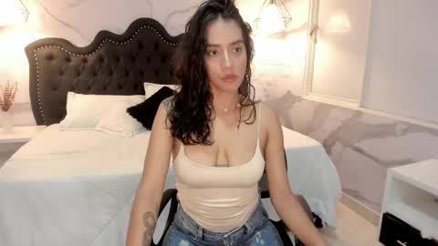 luna_hot_ass online show from February 8, 2026, 9:18 pm