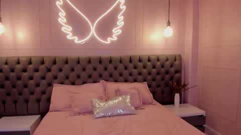 luna_hot_ass online show from March 5, 2026, 8:38 pm