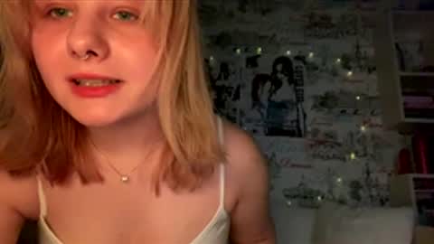 Snapshot of luna_linn chatting on March 3, 2026, 7:09 pm Luna online show from March 3, 2026, 7:09 pm