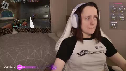 luna_loveeee online show from January 17, 2026, 4:06 am