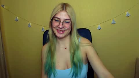 Snapshot of luna_lush_ chatting on December 9, 2024, 1:24 pm Luna online show from December 9, 2024, 1:24 pm