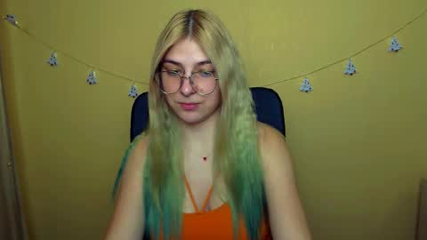 Snapshot of luna_lush_ chatting on December 14, 2024, 12:33 pm Luna online show from December 14, 2024, 12:33 pm