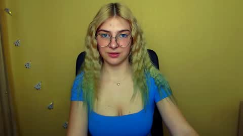 Snapshot of luna_lush_ chatting on December 17, 2024, 11:28 am Luna online show from December 17, 2024, 11:28 am