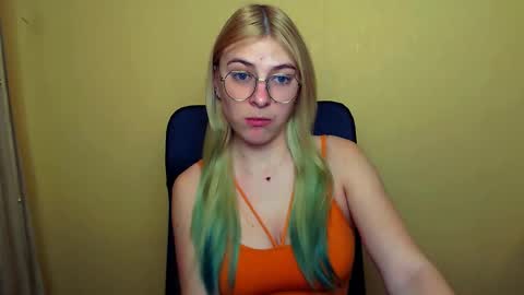 Snapshot of luna_lush_ chatting on January 9, 2025, 11:25 am Luna online show from January 9, 2025, 11:25 am