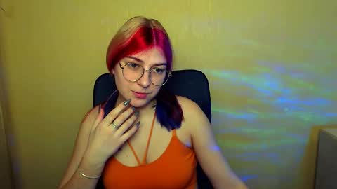 Snapshot of luna_lush_ chatting on February 12, 2025, 8:49 am Luna online show from February 12, 2025, 8:49 am