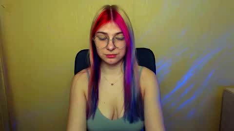 Snapshot of luna_lush_ chatting on February 15, 2025, 8:44 am Luna online show from February 15, 2025, 8:44 am