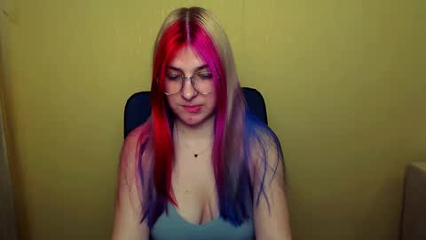 Snapshot of luna_lush_ chatting on February 15, 2025, 12:11 pm Luna online show from February 15, 2025, 12:11 pm