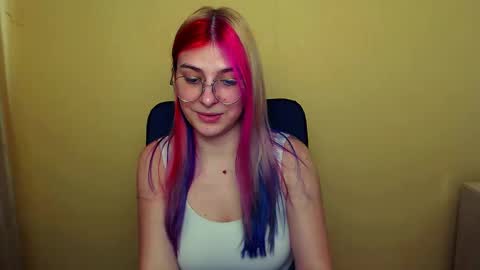 Snapshot of luna_lush_ chatting on February 21, 2025, 12:17 pm Luna online show from February 21, 2025, 12:17 pm