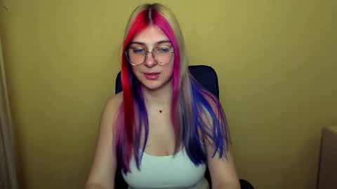 Snapshot of luna_lush_ chatting on March 1, 2025, 7:19 am Luna online show from March 1, 2025, 7:19 am