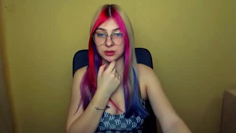 Snapshot of luna_lush_ chatting on March 4, 2025, 7:41 am Luna online show from March 4, 2025, 7:41 am