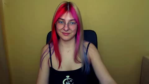 Snapshot of luna_lush_ chatting on March 5, 2025, 11:28 am Luna online show from March 5, 2025, 11:28 am