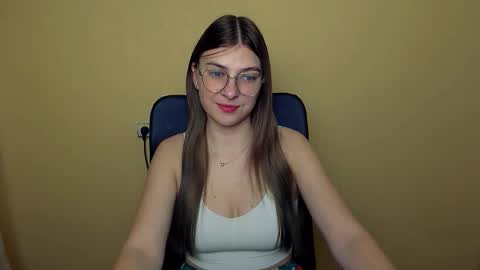 Snapshot of luna_lush_ chatting on November 20, 2025, 9:20 am Luna online show from November 20, 2025, 9:20 am