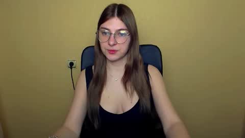 Snapshot of luna_lush_ chatting on December 16, 2025, 8:41 am Luna online show from December 16, 2025, 8:41 am