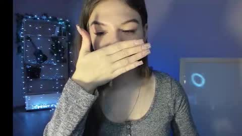 Luna online show from December 19, 2025, 5:36 am