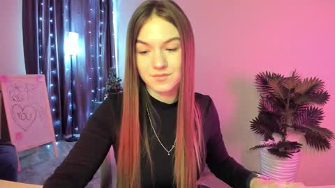 Luna online show from February 18, 2026, 4:19 am