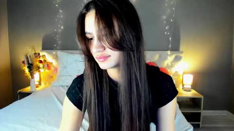 Snapshot of luna_mee chatting on April 22, 2026, 12:57 am Adele online show from April 22, 2026, 12:57 am