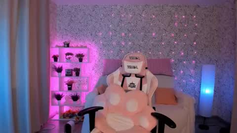 Lina  online show from March 12, 2025, 7:02 am