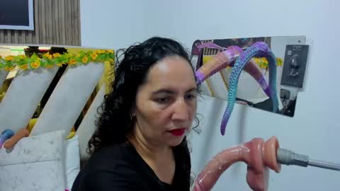 luna_naughty1 online show from June 1, 2026, 5:58 pm