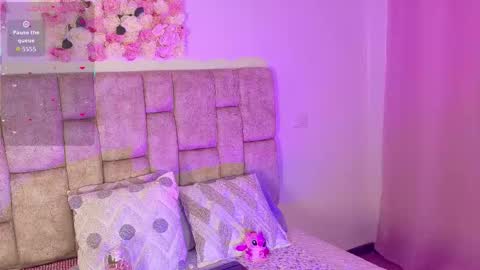   online show from September 12, 2025, 6:41 pm