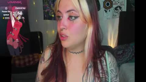 MISS LUNA  online show from October 24, 2025, 5:37 am