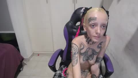 Luna online show from February 3, 2025, 3:42 am