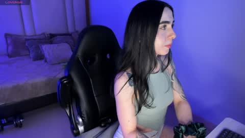 Snapshot of luna_tagliaferri chatting on June 2, 2026, 10:56 pm Luna online show from June 2, 2026, 10:56 pm