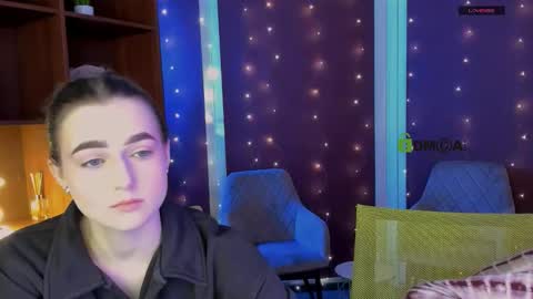 Luna online show from December 17, 2025, 5:46 am