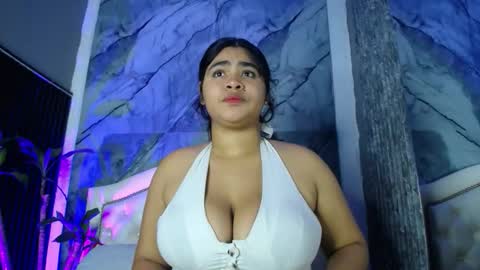 luna_tower online show from October 21, 2025, 7:47 pm