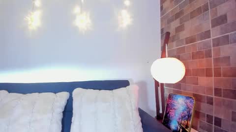 Snapshot of luna_valen chatting on February 6, 2026, 9:18 pm luna_valen online show from February 6, 2026, 9:18 pm