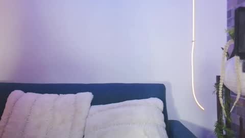 luna_valen online show from April 21, 2026, 4:30 am