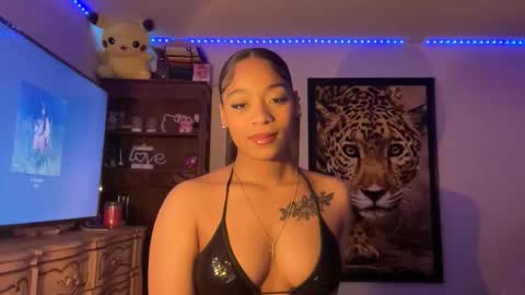 Snapshot of lunaa_11 chatting on November 18, 2025, 8:30 am lunaa_11 online show from November 18, 2025, 8:30 am